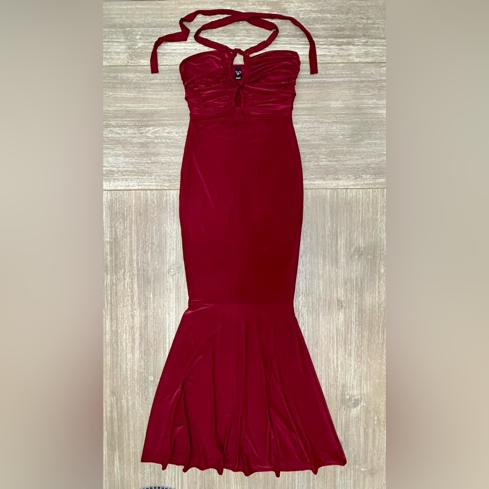 Windsor Red Halter Mermaid Maxi Dress Formal Evening Gown